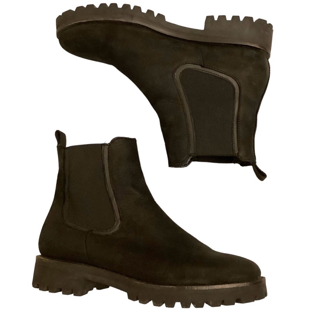 Thursday Woman’s Chelsea Boots Legends Size 8.5